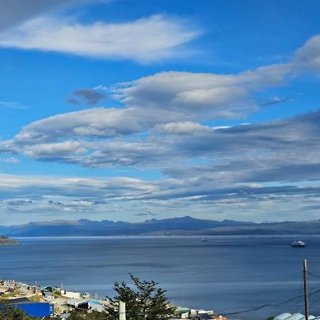 Dpto Amplio Con Vista A La Bahia Apartment Ushuaia Exterior photo