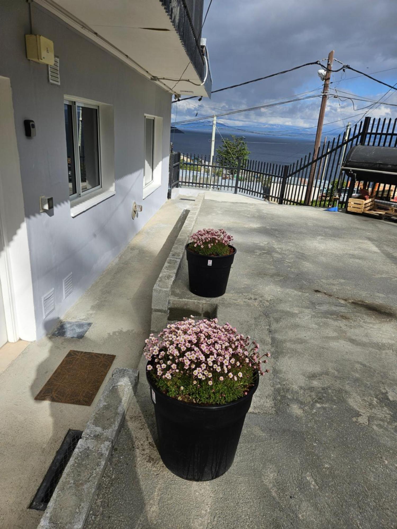 Dpto Amplio Con Vista A La Bahia Apartment Ushuaia Exterior photo