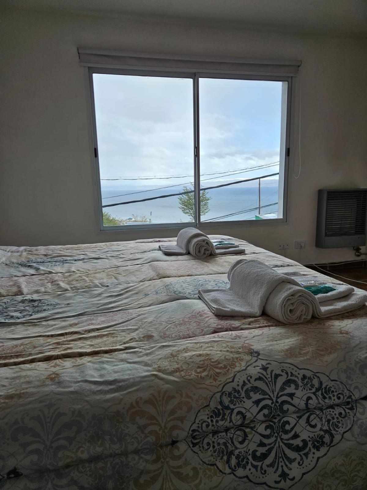 Dpto Amplio Con Vista A La Bahia Apartment Ushuaia Exterior photo